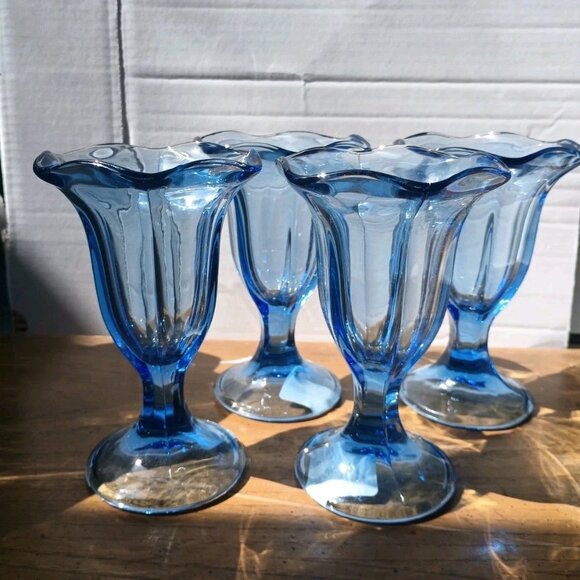 Set Of 4 Anchor Hocking Light Blue Tulip Parfait Glasses Ice Cream Sundae - Picture 2 of 9